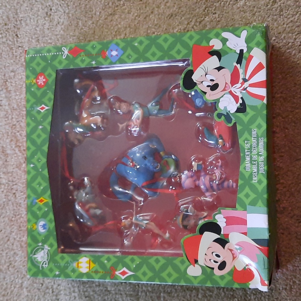 NIB.  Disney Eight Character Ornament Set